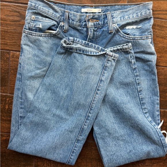 Levi’s 94 Baggy Jeans Medium Wash Distressed Knee | Size 28 - Picture 3 of 5